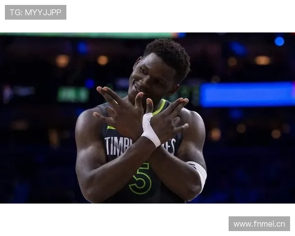 爱德华兹连续关键突破拉开差距 提升球队季后赛进攻效率